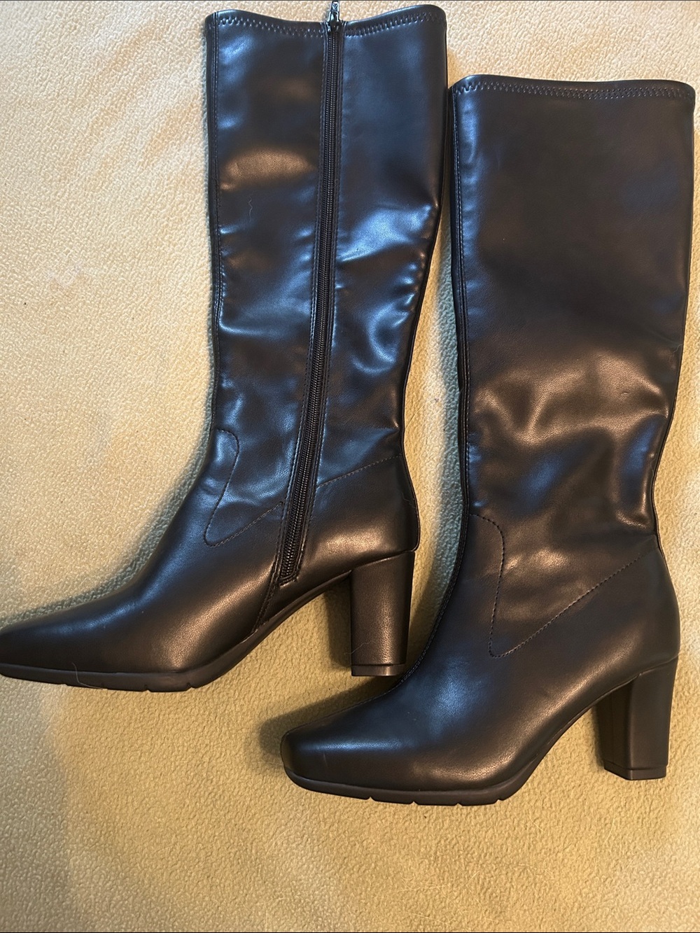 Classic Black Knee-High Women's Heeled Boots